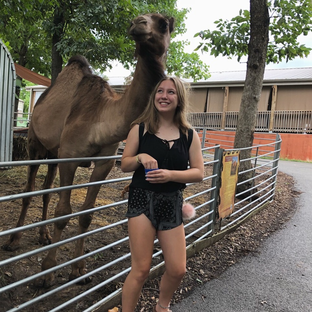 Meet your Posher, Brittney